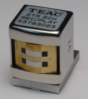 File:Teac 2tr 2ch rec-play 53783023 head.jpg