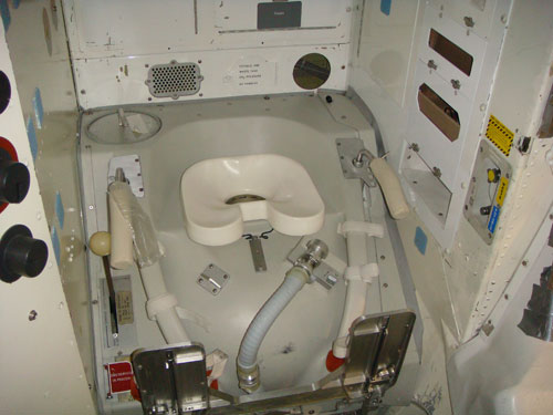 File:Space-Shuttle-Stront-Collection-System.jpg