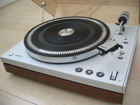 File:Philips GA-212 (2).jpg