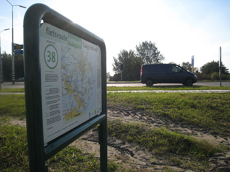 File:Fietsroute Netwerk Laag Holland knooppunt 38 12.jpg