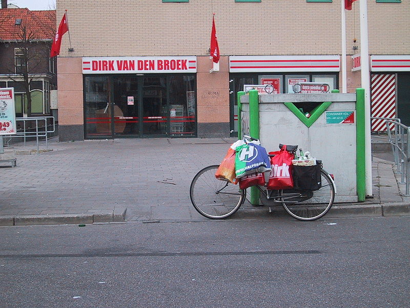 File:Met de fiets naar de glasbak - Zijaanzicht.jpg