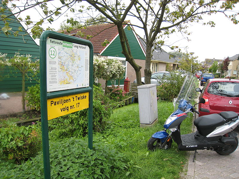 File:Fietsroute Netwerk Laag Holland knooppunt 12 2.jpg