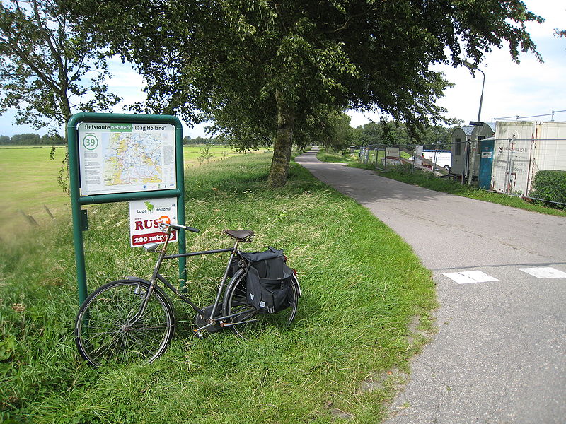 File:Fietsroute Netwerk Laag Holland knooppunt 39 3.jpg
