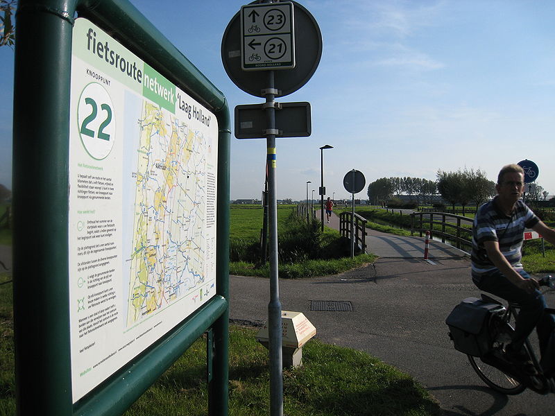 File:Fietsroute Netwerk Laag Holland knooppunt 22 1.jpg