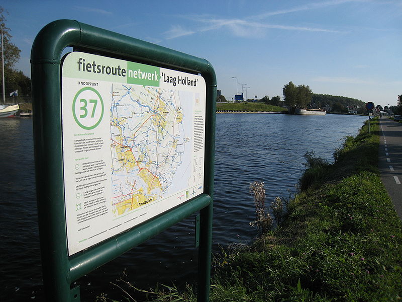 File:Fietsroute Netwerk Laag Holland knooppunt 37 2.jpg