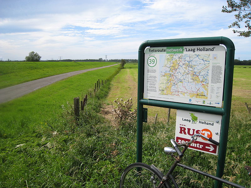 File:Fietsroute Netwerk Laag Holland knooppunt 39 2.jpg