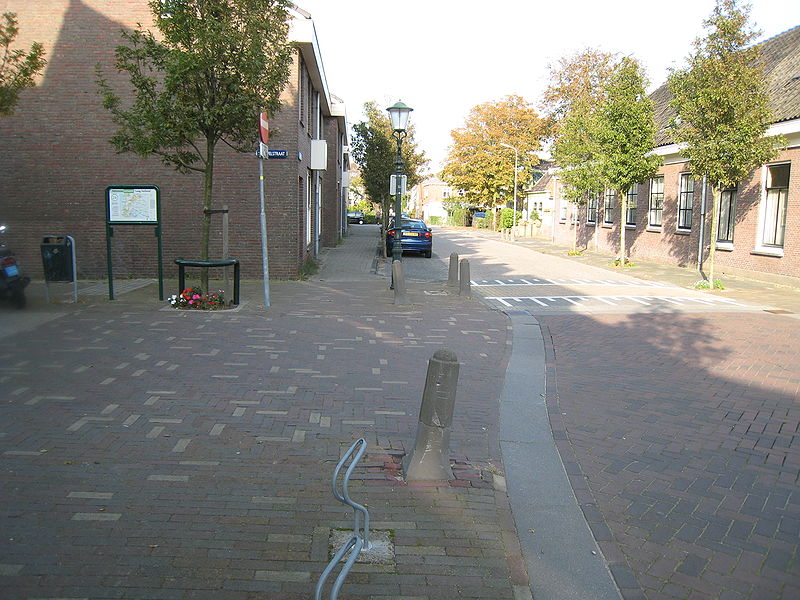 File:Fietsroute Netwerk Laag Holland knooppunt 24 3.jpg