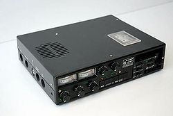 Uher CR-1600 (1).jpg