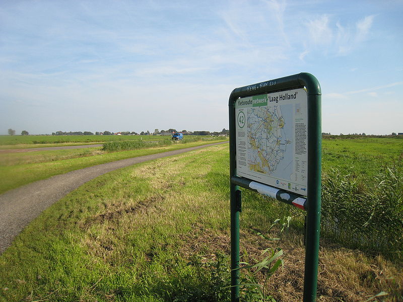 File:Fietsroute Netwerk Laag Holland knooppunt 42 2.jpg